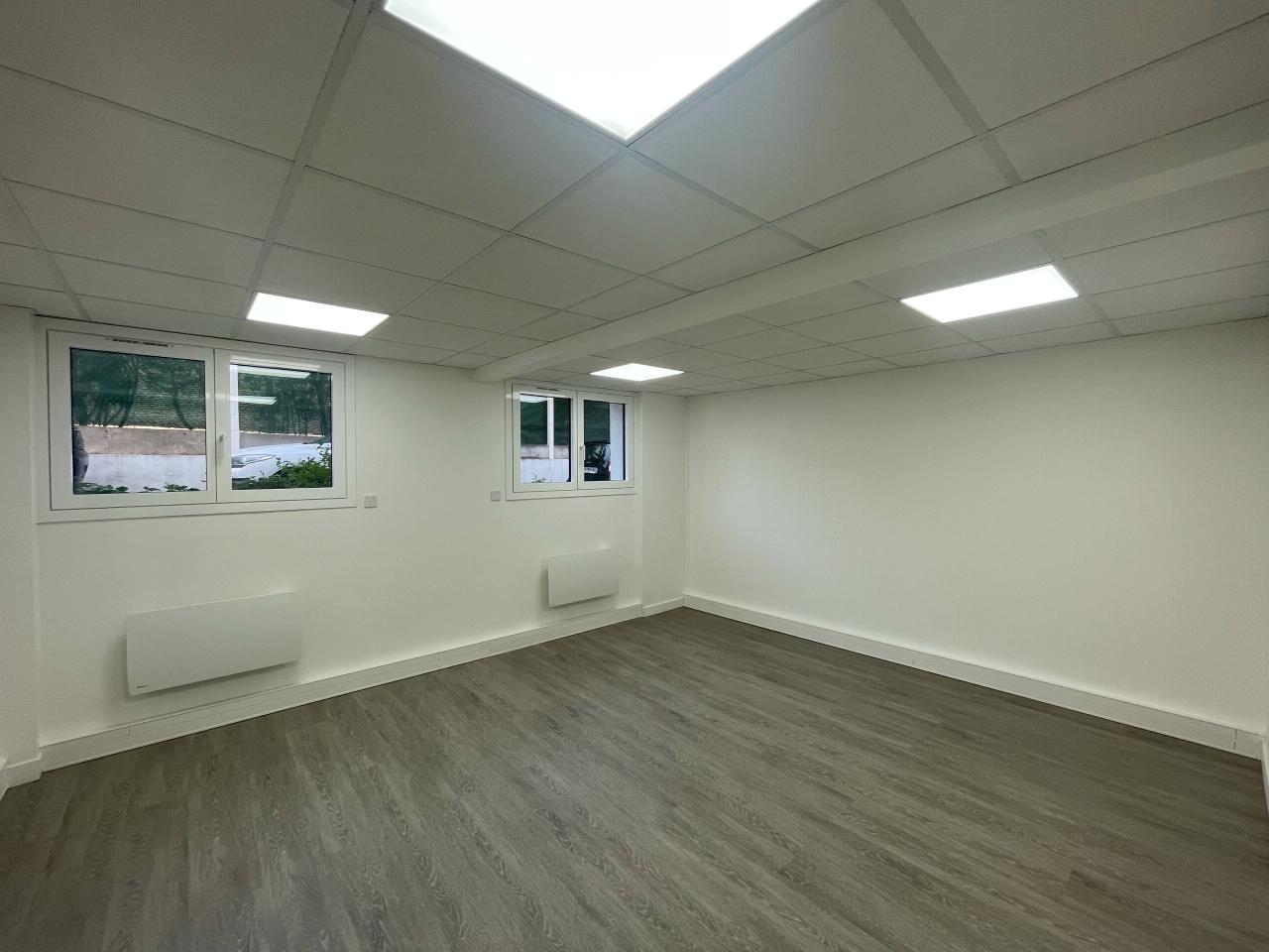 Bureau Maisons-Alfort 200m² Location bureau Maisons-Alfort Val-de-Marne OLBUR2532548 1